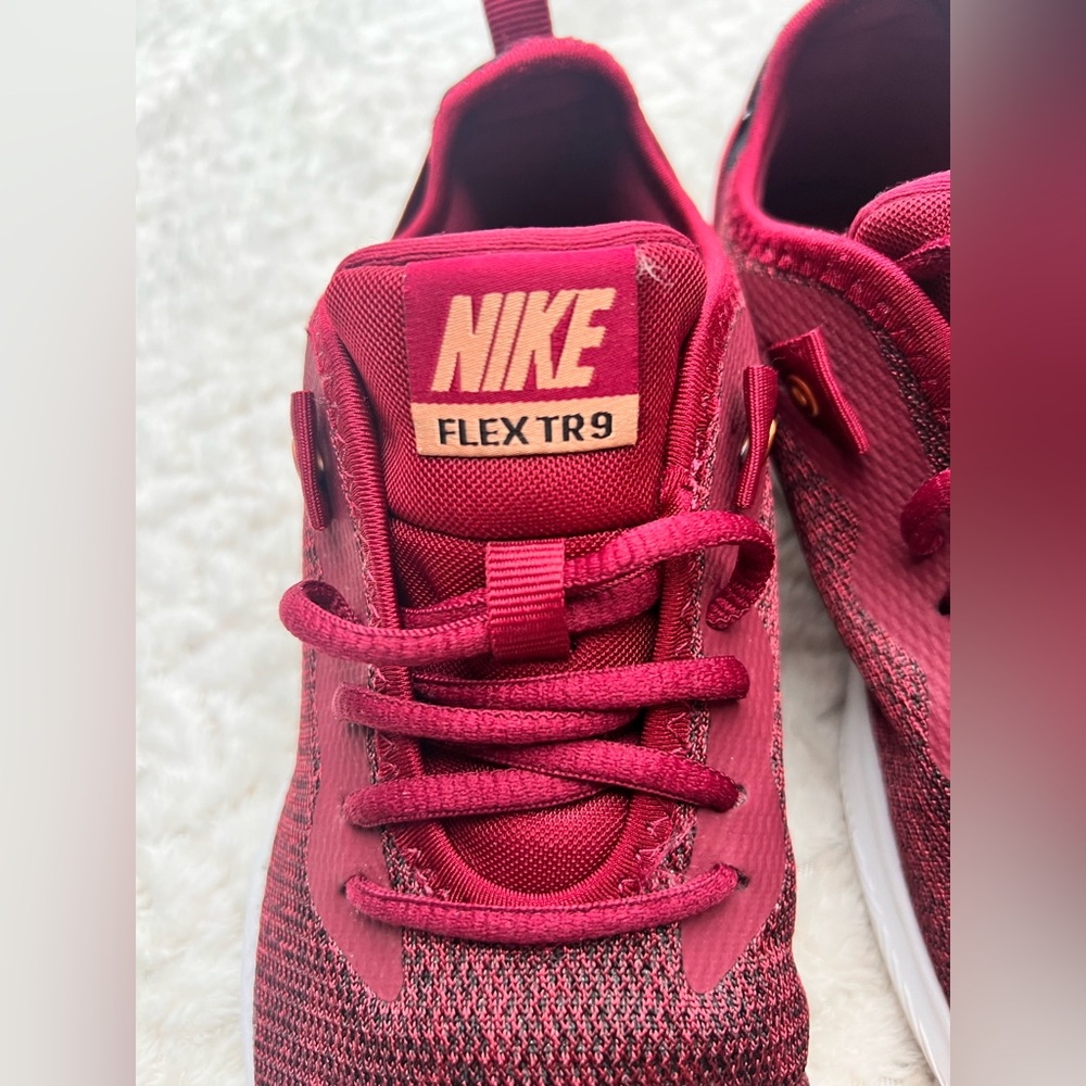 NWOT Nike Flex TR 9 Maroon Red Gold Training Shoes Women’s 8.5 - Picture 2 of 12
